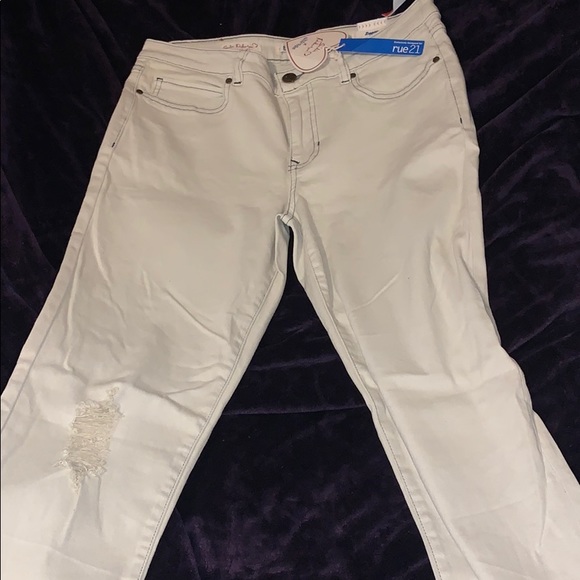 light wash jeans - Picture 2 of 3